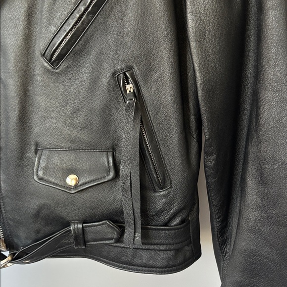 Vintage St John’s Bay Men’s Classic Black Leather Motorcycle Biker Jacket size L - Picture 5 of 9